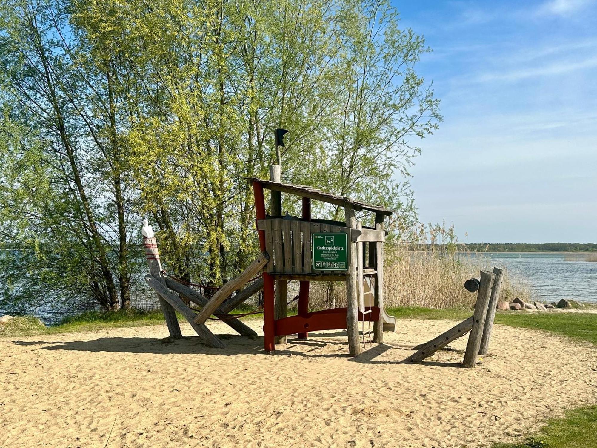 Kapitaens-Bungalow Am See Göhren-Lebbin エクステリア 写真